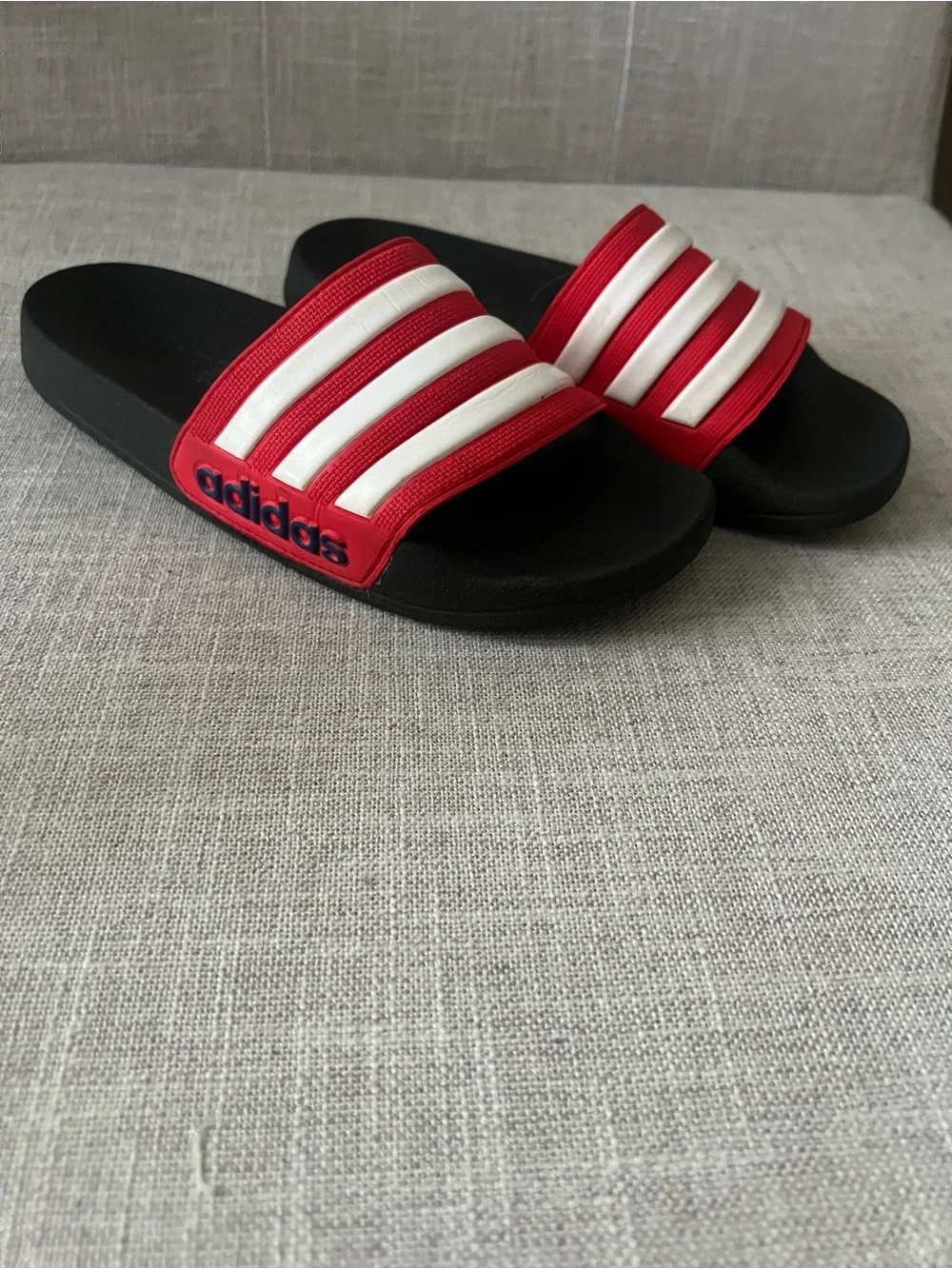 adidas Kids red/white stripe summer logo Slide Sandals, size 3